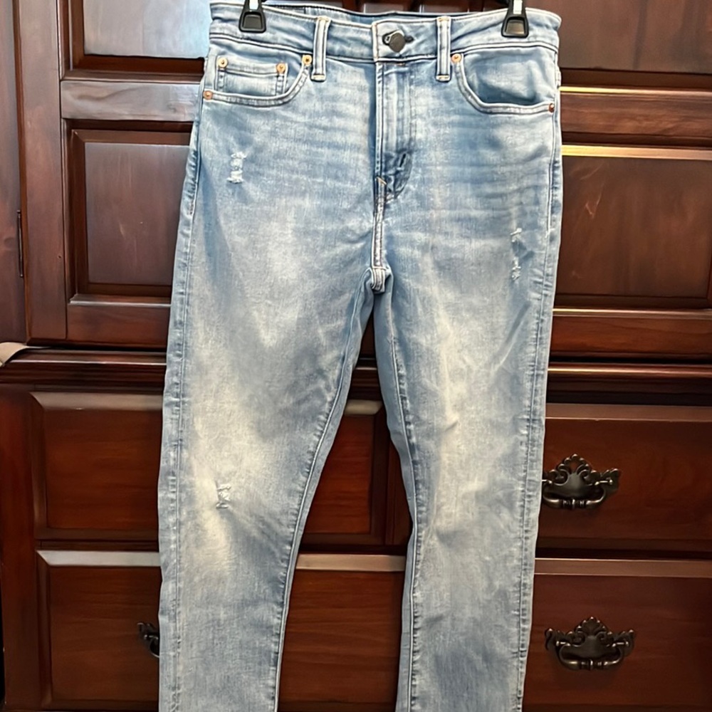 American Eagle men’s jeans